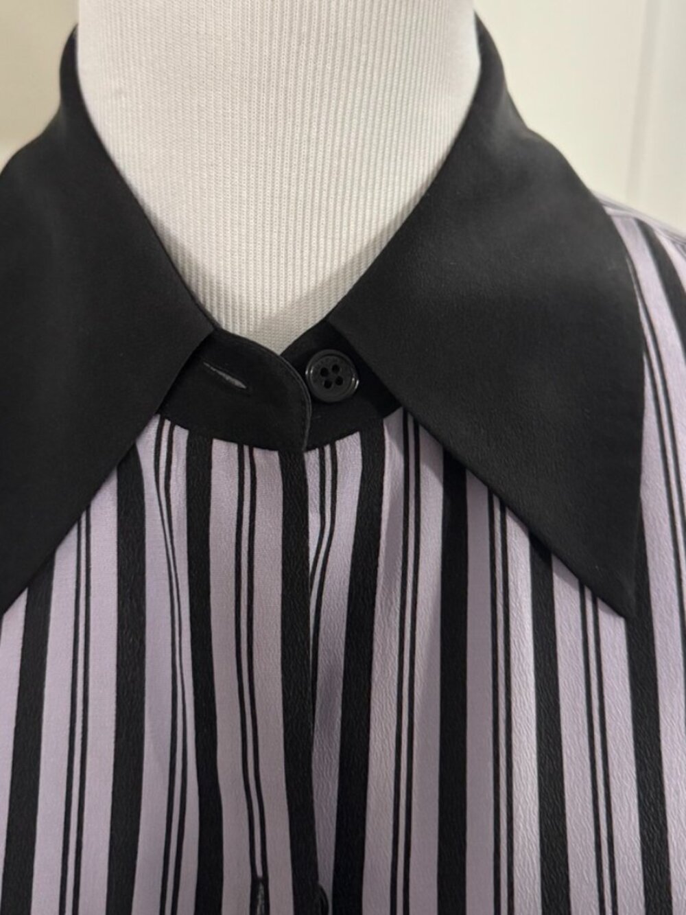 Equipment "Cody" Women's Striped Silk Shirt, New Condition, Size Small - Picture 3 of 6